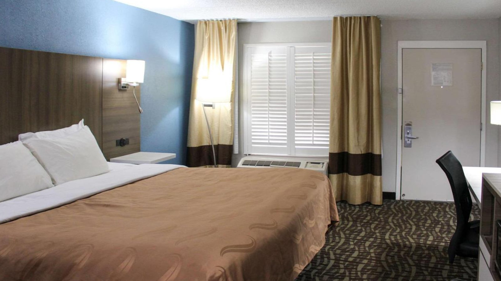 Standard King Room Amenities